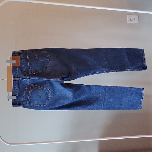 Levi Jeans - Picture 4 of 8